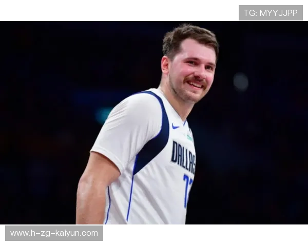 东契奇突破分球助攻上篮，独行侠在主场完成翻盘